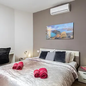 Luxury Circle 3* Msida